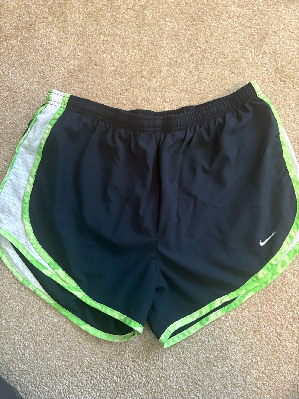 Nike women’s shorts M
